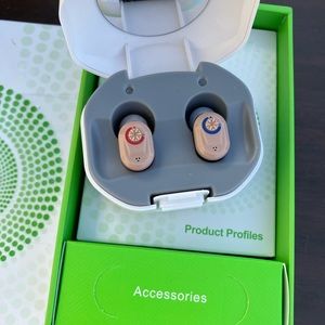 Angel-B-CN127 In The Ear Hearing Aid blue and red
New but box was opened